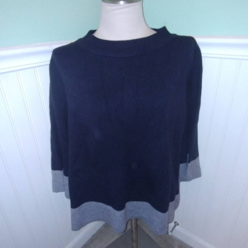 Woman's Apt 9 XL naxy blue sweater